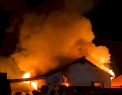 Imagem da notícia Casa pega fogo e criança de 6 anos morre carbonizada em MS